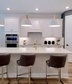 Kitchen with quartz countertops (10)